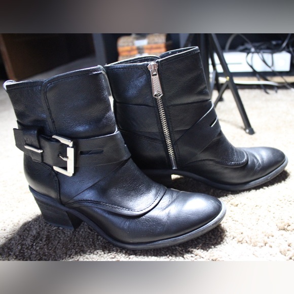 Donald J. Pliner Shoes - Donald J Pliner Women's Diem Buckle Ankle Boot, Black, 6.5 M US